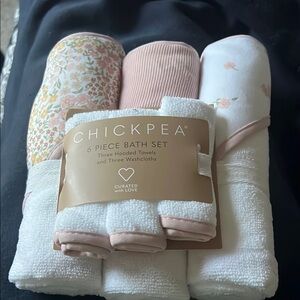 Chick Pea Floral and Pink Bath Set